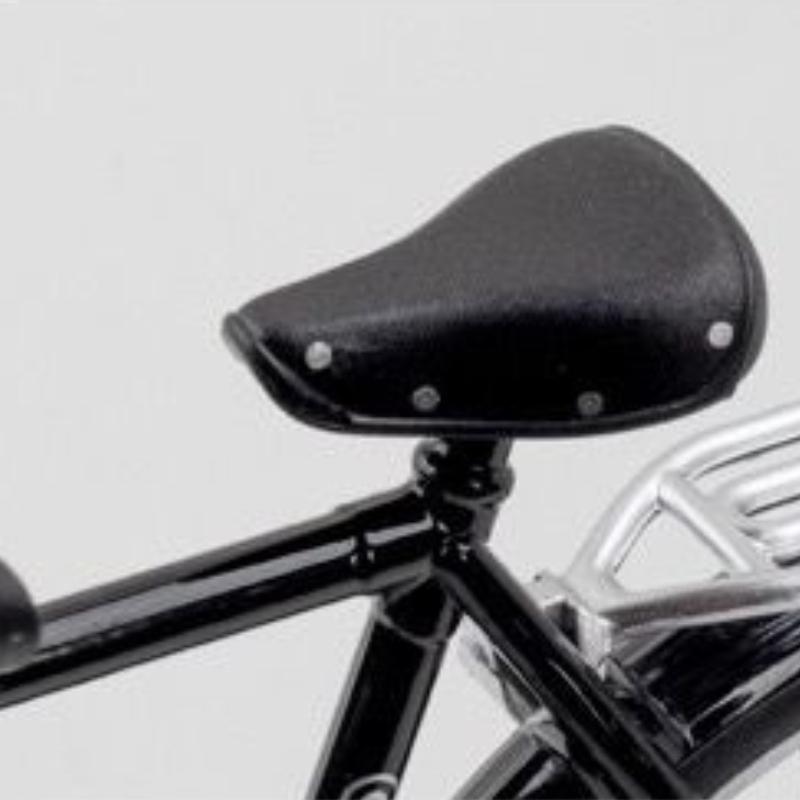 Vintage Bicycle Figurines Creative Miniature Funny Ornaments Art Aesthetic Accessories Interior Home Decorations Holiday Gifts