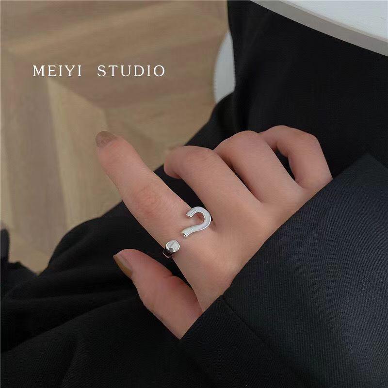 Inel Stea cu Cinci Colțuri pentru Femei - Lux Lejer, Design Coreean High-End, Bandă Argintie pentru Degetul Arătător, Perfect pentru Studente.