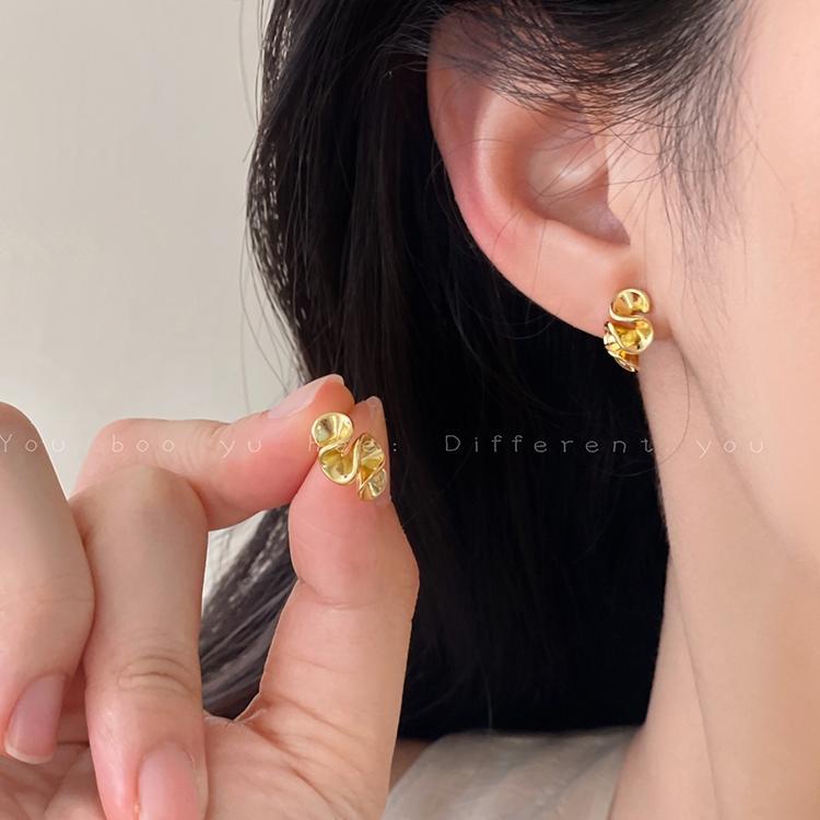 Glossy Metal Flower Pleated Stud Earrings Female Niche Unique Design High-end Earrings Cold Wind Special-shaped Ear Jewelry
