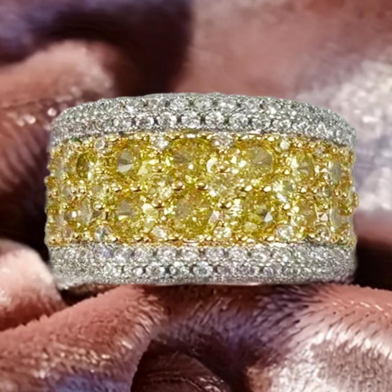 Bague Bicolore pour Femme Huitan Style Simple Incrustée de Zircon Cubique Jaune Brillant Mode Mariage Fête Accessoires Polyvalents Bijoux