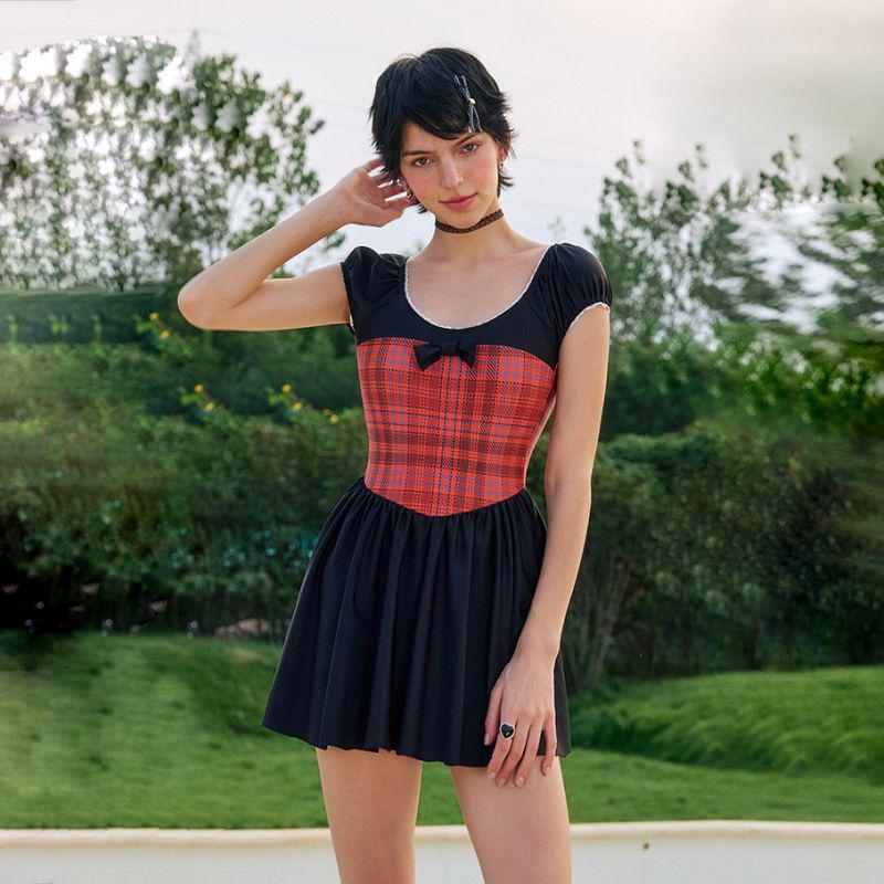 

Корейский красный клетчатый милый ретро слитный купальник: Стиль юбки, Сексуальный дизайн с открытой спиной для праздников L