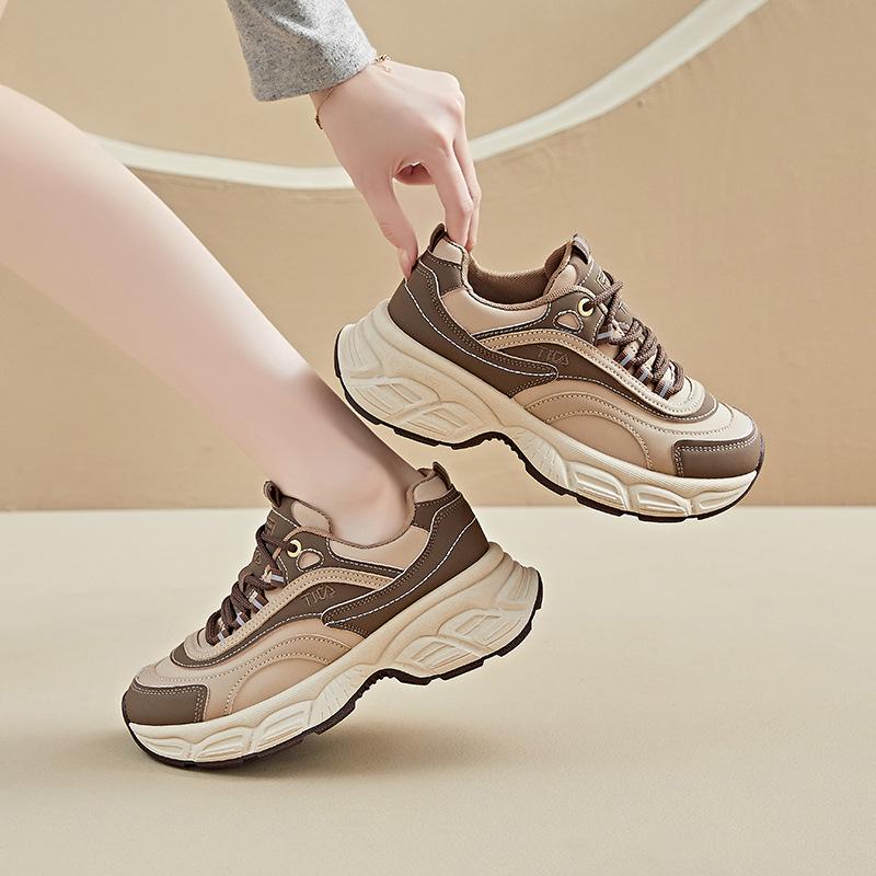Huge good-looking shoes women's new spring and autumn show small and light casual sports shoes women's soft soles are not tired