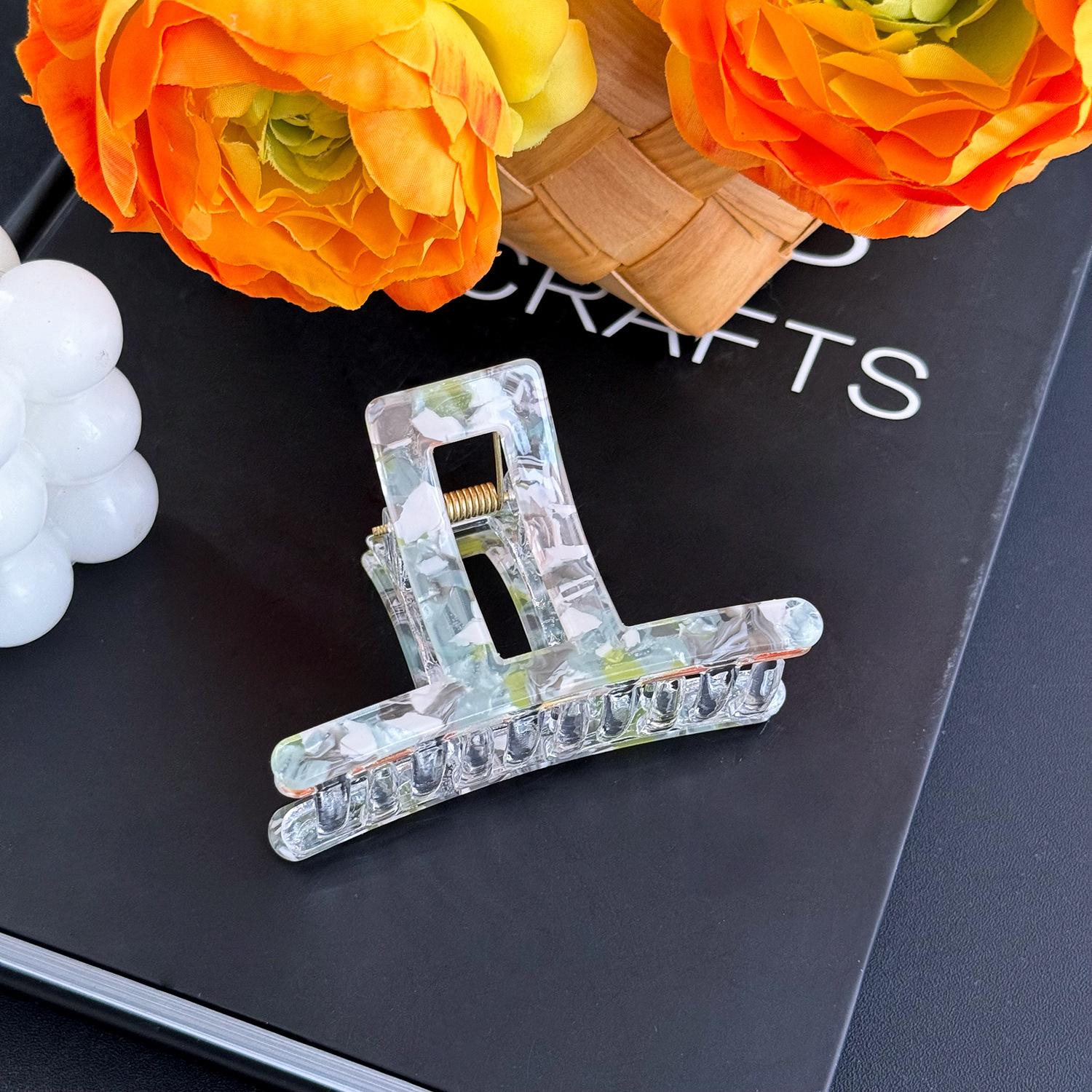 

Acrylic Hair Contemporary Claw Clip For Sophisticated Updos And Versatile Ponytails In Artistic Designs Floral Floral Green T