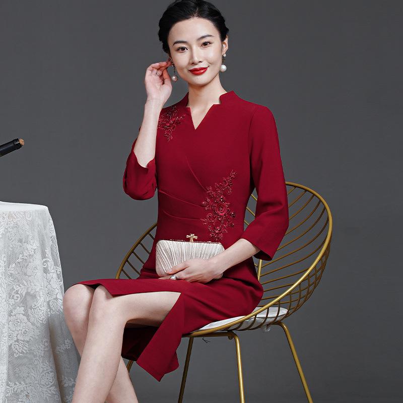 Elegant Wine Red Dress for Middle-Aged and Elderly Women - Mother of the Bride Wedding Banquet Formal Dress