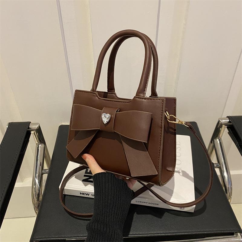 Retro Fashionable Handbag Bag Women's New Spring Texture Niche Crossbody Bag Korean Handbag Bag Women