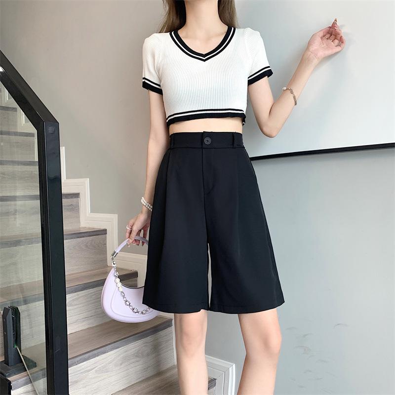 

2022 Женские шорты в гонконгском стиле больших размеров свободного кроя с прямыми штанинами средней длины для весны, лета и осени 3XL 149-160 чёрный