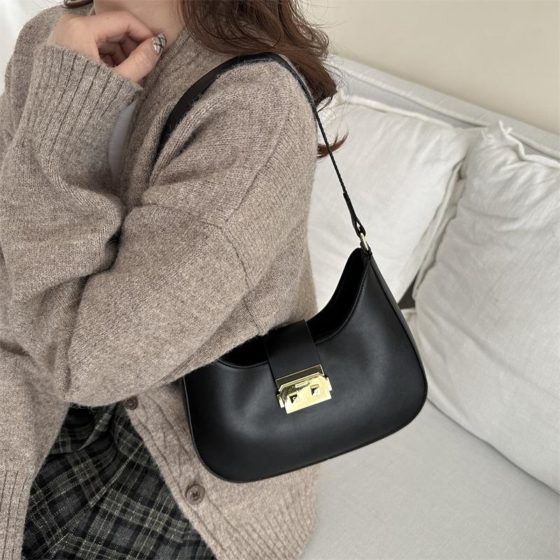 Retro small bag women's new crescent moon bag messenger bag hand carry underarm women's bag