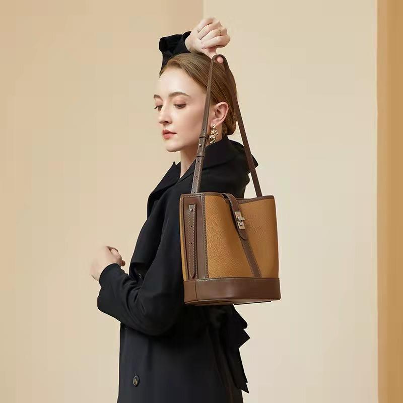 High-quality Velvet Splicing Bucket Bag OEM Large-capacity Commuting Contrasting Color Shoulder Messenger Bag