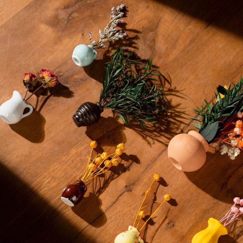 DIY Ceramic Mini Vase Refrigerator with Magnetic Suction Flower Arrangement Decoration Fingertip Refrigerator Decoration