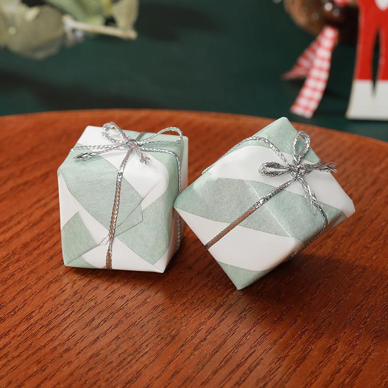 Frohe Weihnachten, mehrfarbige karierte Geschenkbox-Ornamente 2024, Weihnachtsdekoration für Zuhause, Weihnachtsbaum, hängender Anhänger, Navidad