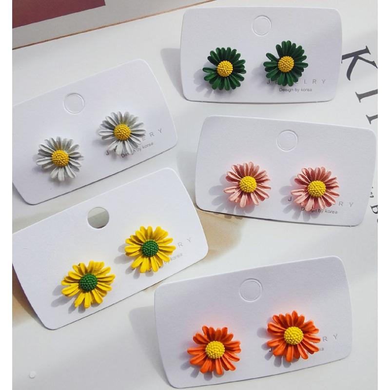 

Комплект из пяти предметов: серьги Daisy, свежие, милые и простые серьги