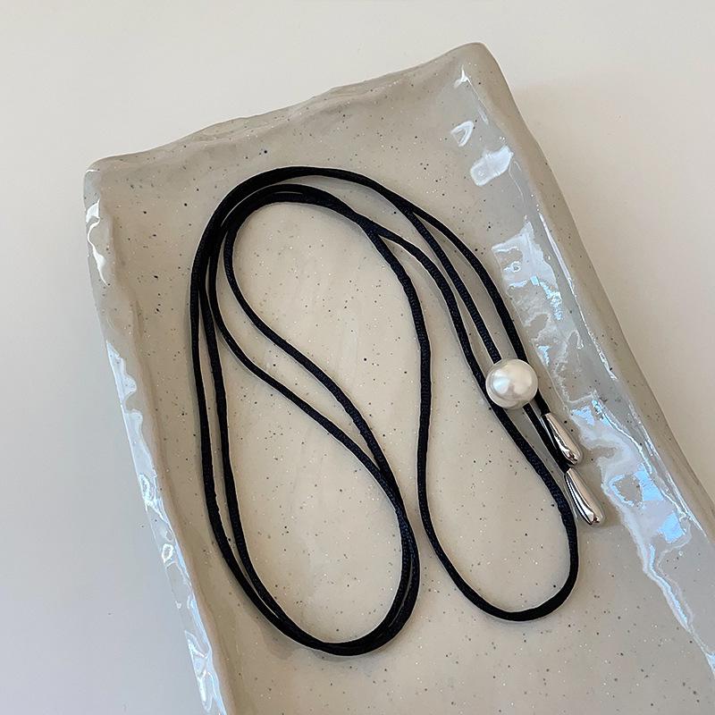 Korea Black Cord Pearl Pendant Necklace: Versatile, High-End Fashion Choker
