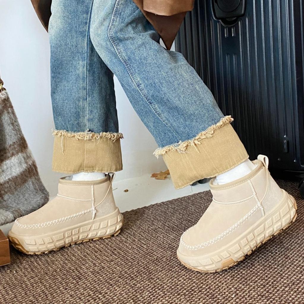 Short snow boots women's tire sole fleece thermal shoes 2025 winter non-slip and wear-resistant cowhide wool sneakers
