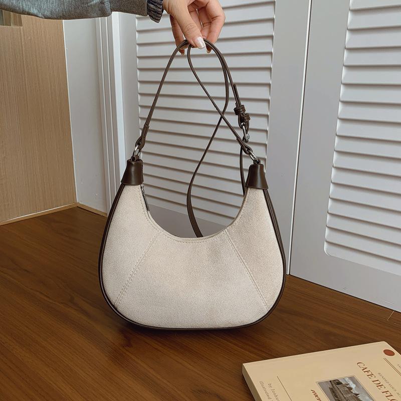 

Повседневная ретро нишевая замшевая сумка женская 2025 осень новая модная простая сумка-полумесяц сумка на плечо под мышку покинуть белый