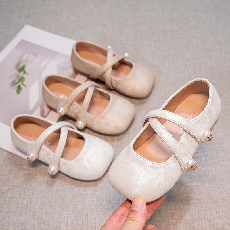 Girls' Chinese Style Soft Sole Leather Loafers - Spring 2026 Princess Flats for Medium & Large Children.
