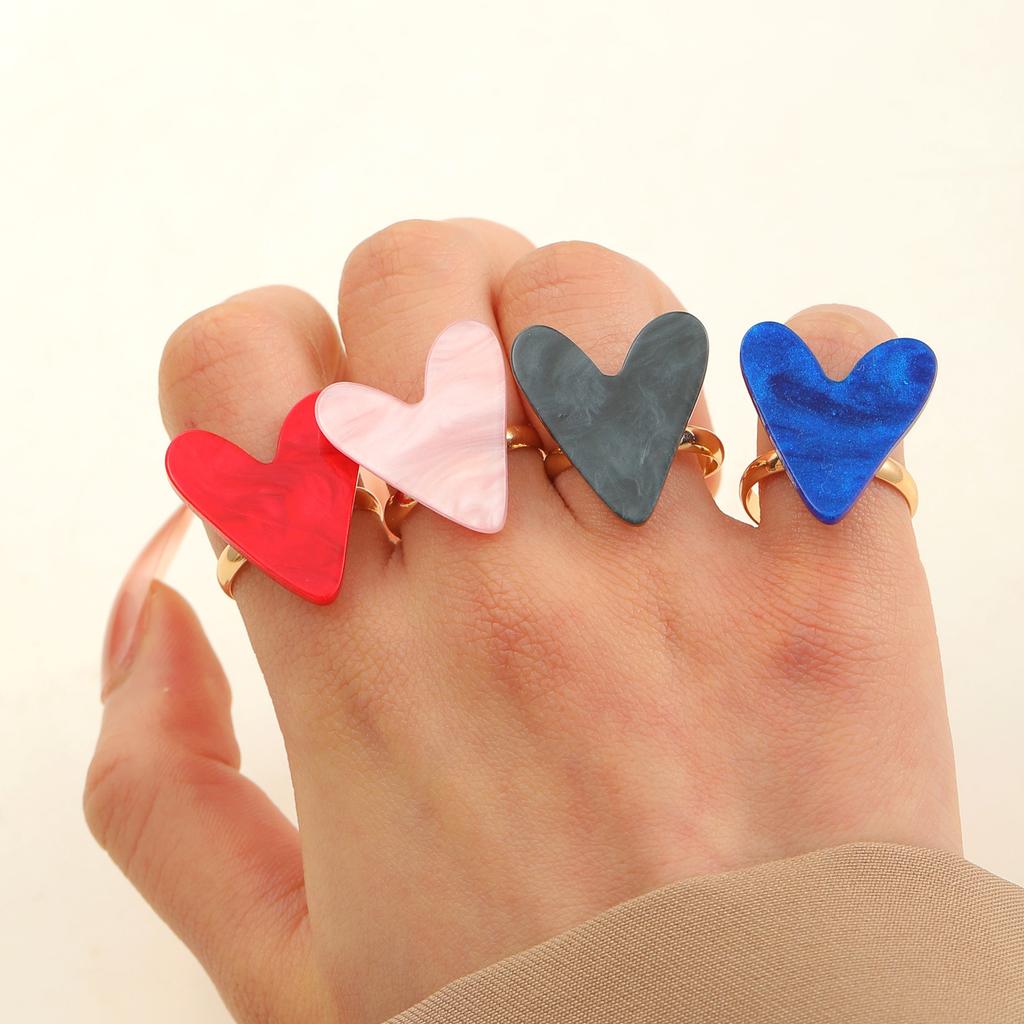 Inel de damă la modă cu inimă mare