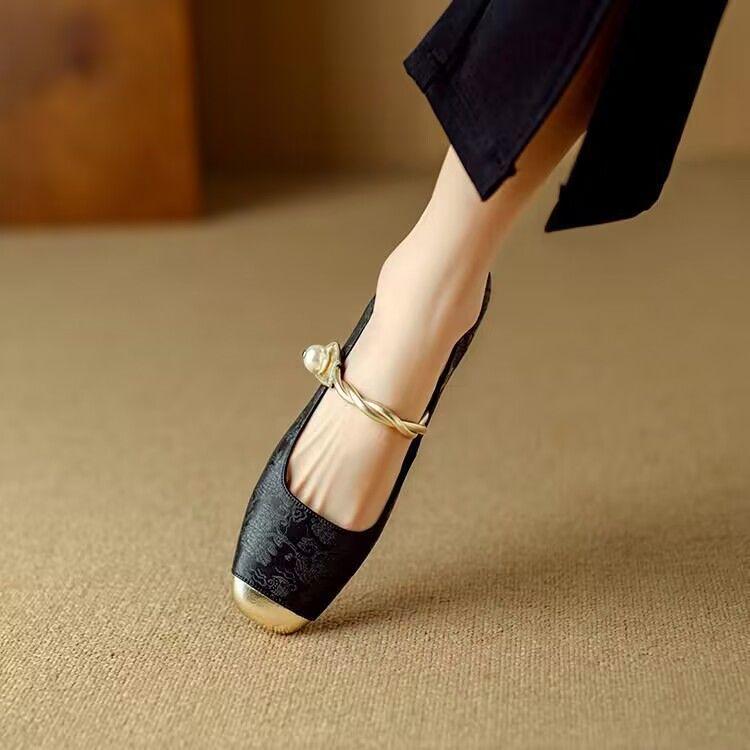 2025 Retro Chinesischer Stil Mary Janes mit eckiger Zehenpartie und hohen Absätzen aus Mikrofaserleder