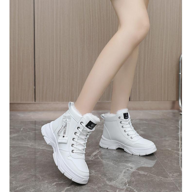 Winter New British Student Thick Soled Plush Cotton Shoes for Height Raising Street Photography Women's Shoes
