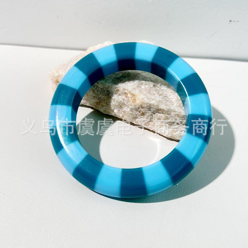 

Simple Personality Geometric Circular Double Color Contrasting Color Striped Resin Bangles for Women Fashion Item Jewelry Gifts