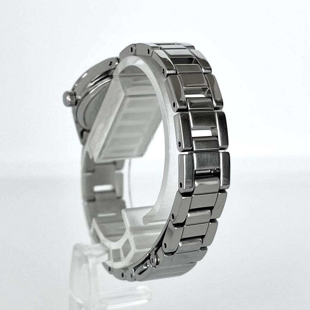 Polished Seiko Excellent Silver with White S2383 [Working Condition] Ladies' Watch, Radio-Controlled Solar, Condition, Dial