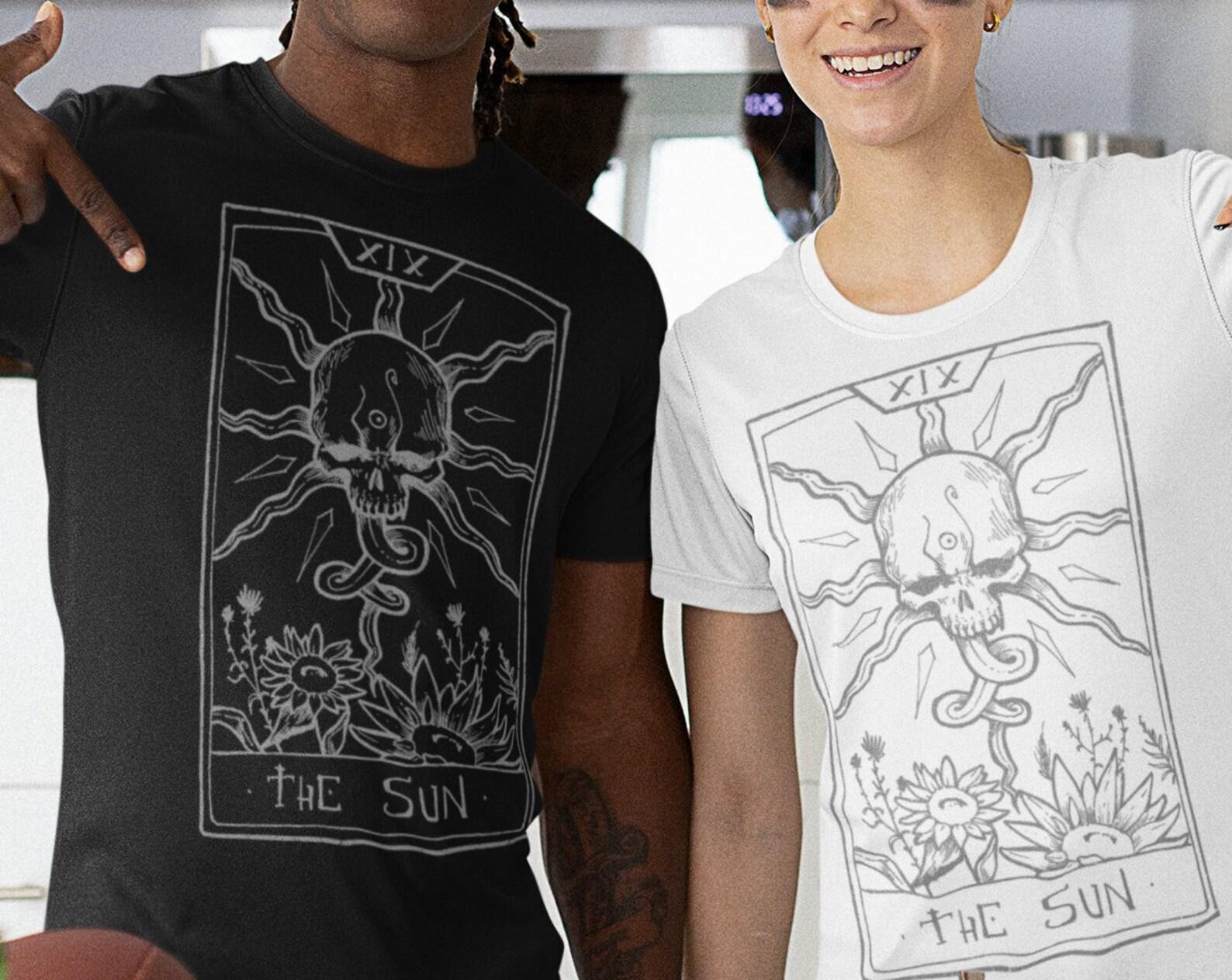 The Sun Tarot Card T-Shirt: Grunge Skull Design 4XL