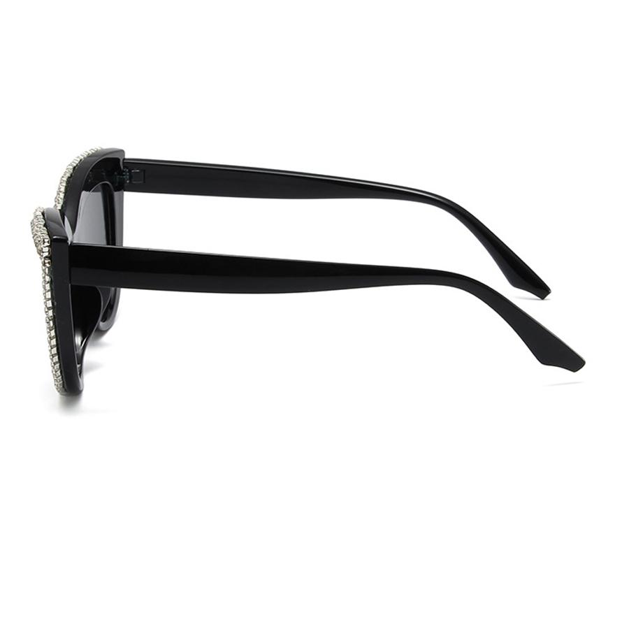 Retro Cat Eye Sunglasses with Rhinestones Latest In Fashion Female Shades Ins Trendy Handmade Brand Design Eyewear