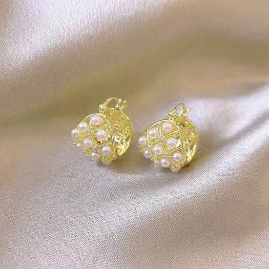 1 Pair Retro Style Earrings Imitation Pearl Honeycomb Shape Earrings Lightweight Comfortable Mini Earrings Jewelry Gift