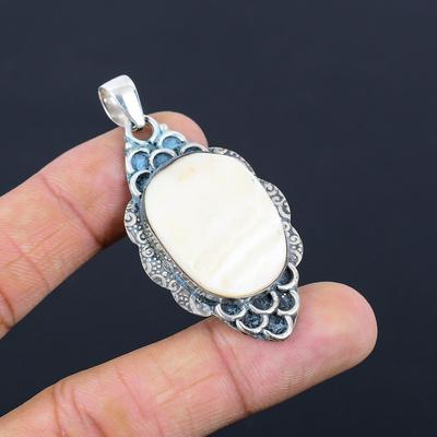 Halloween Deal Oval Natural Mother Of Pearl Trendy Bezel Wife Pendant 925 Silver