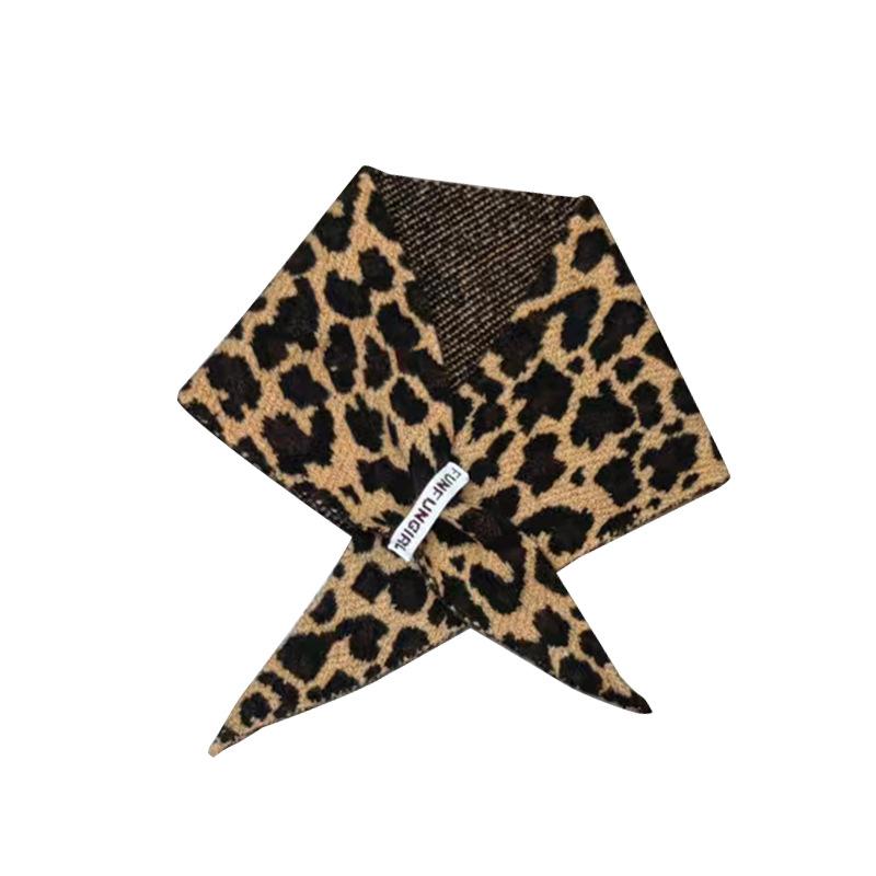 Scarf New retro wool triangle scarf scarf autumn and winter warm scarf leopard print jacquard scarf scarf shawl