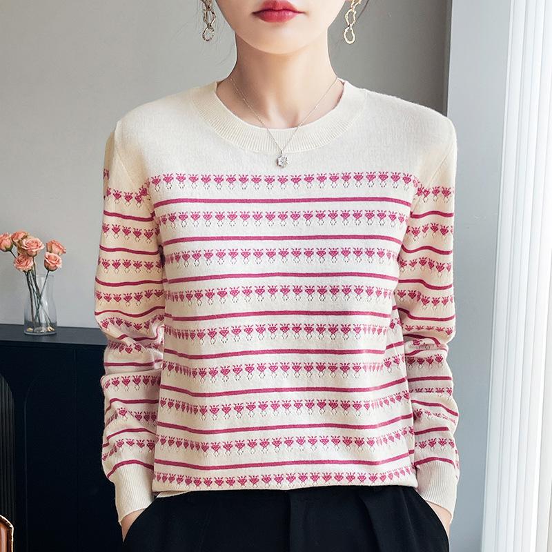 Spring and Autumn's New Strawberry Jacquard Round Neck Striped Versatile Knitted Sweater Pullover Is A Fashionable and Trendy Women's Top