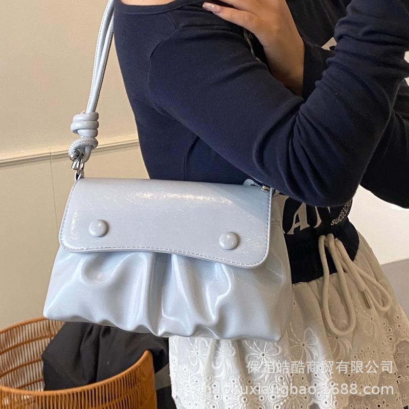 Niche Design Bag Women's 2025 New Summer Versatile Super Fire Messenger Bag Korean Version Ins Portable Small Square Bag