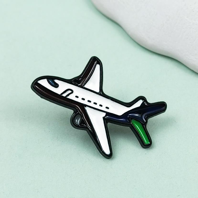 Charming Airplane Brooch: Fashionable Metal Cartoon Passenger Plane Accessory