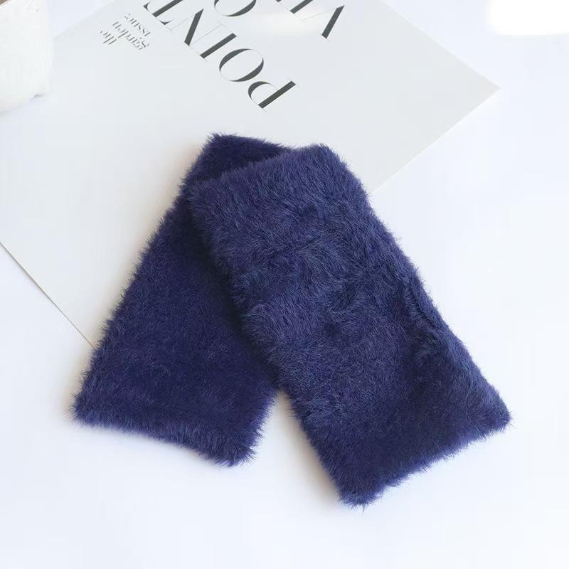 Plush Plush Half Finger Gloves for Women In Winter Furry Warm Wrist Guards with Fingerless Touch Screen Students Typing and Writing