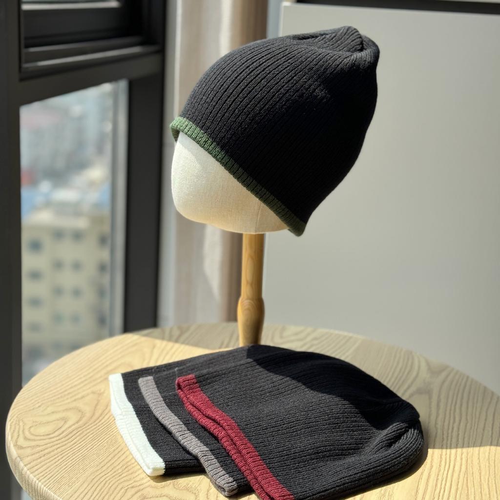Neue Herbst- und Winter-Strickmütze mit Streifen, die das Gesicht zur Geltung bringt, kleine koreanische Version, trendige Mode, einfache, vielseitige, warme Wollmütze, Kälteschutzmütze