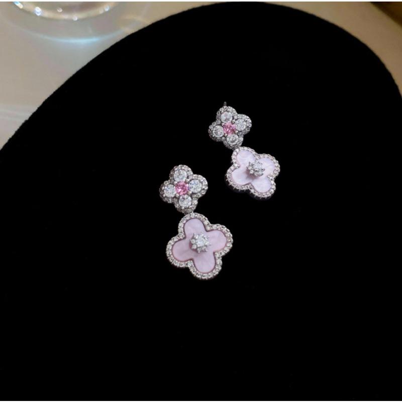 Pink four-leaf clover flash diamond stud earrings, pink shells burst, exquisite flower earrings, elegant earrings with temperament