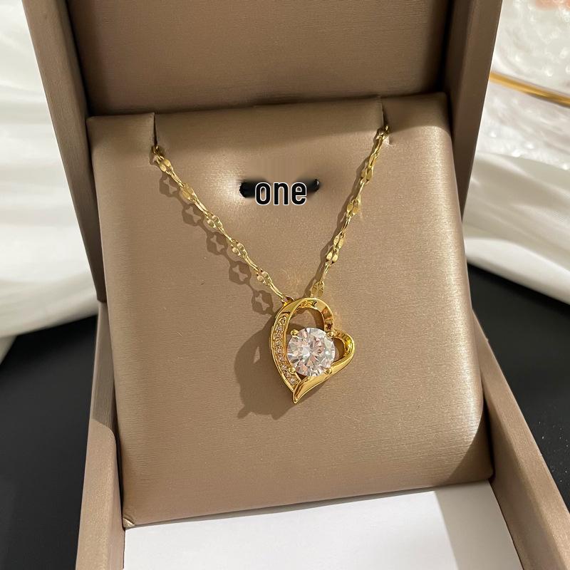 **Lively Women's Necklace: Titanium Steel & Gold-Plated Copper Clavicle Chain**