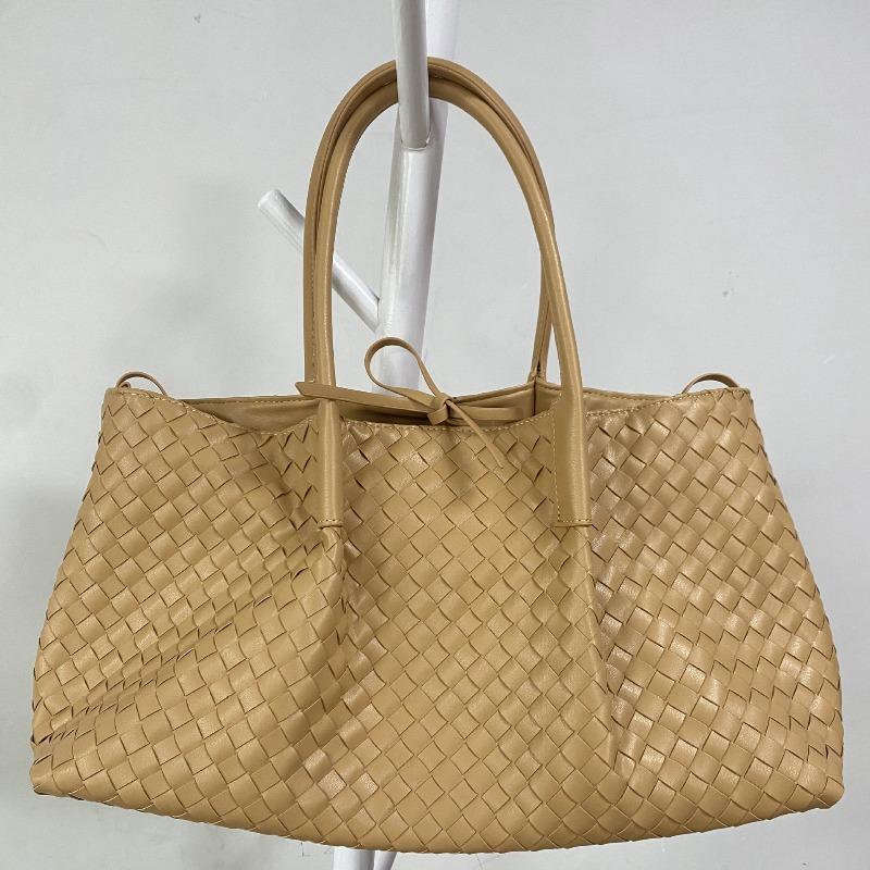 Frühlings- und Sommer-Neuheiten gewebte Damenhandtaschen, hochwertige tragbare Schultertaschen, geräumige Handtaschen für Pendler