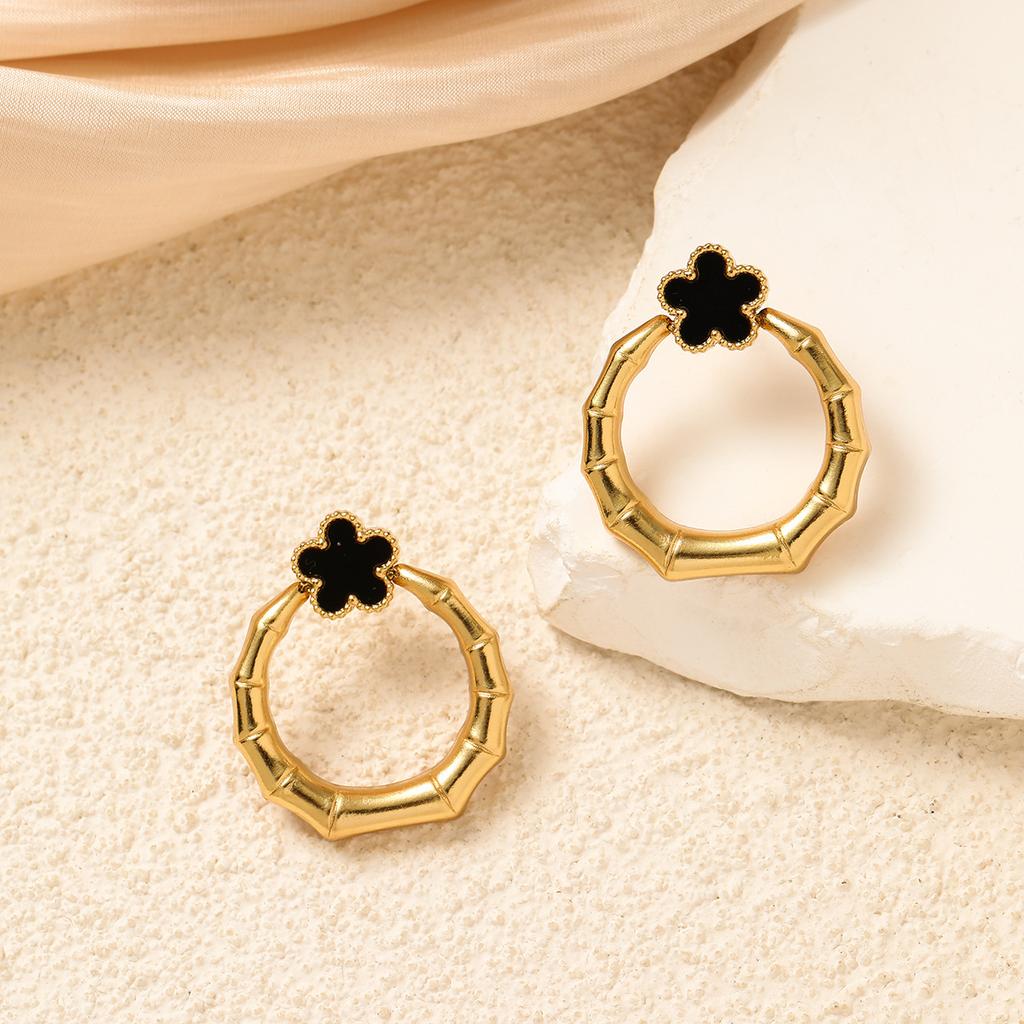 Fresh Temperament Hollow Flower Earrings Fashion Geometric Pentagram Hollow Simple Earrings