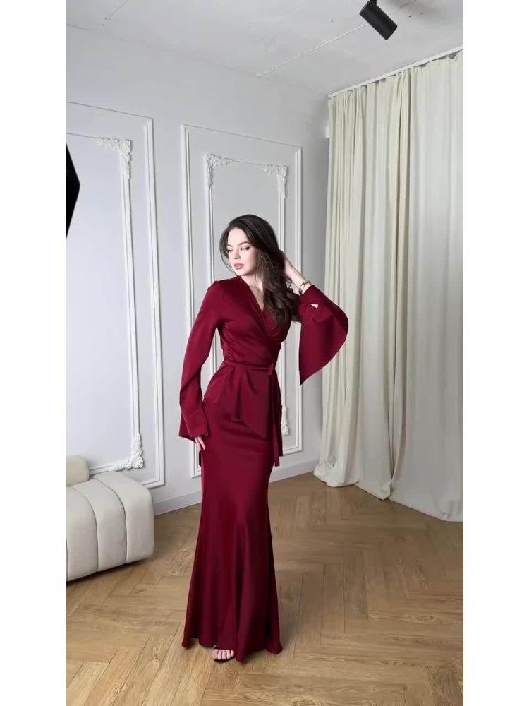 

Navy Blue Cross Neck Sleeve Blouse with Mermaid Skirt Set XXXL червоний