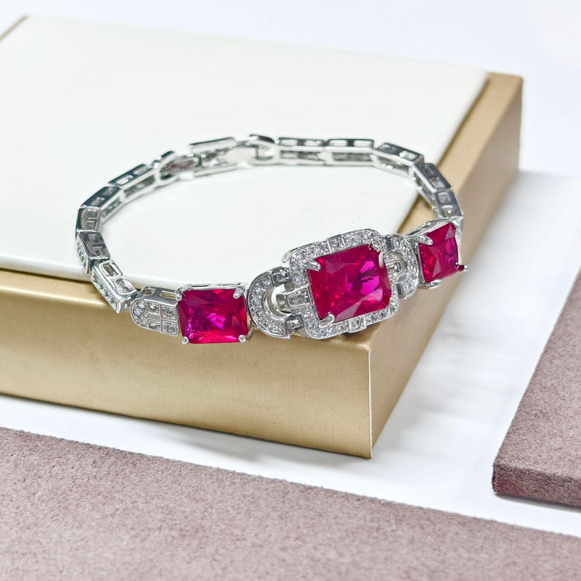 Elegant Gesi En High Carbon Steel Diamond Rectangular Bracelet