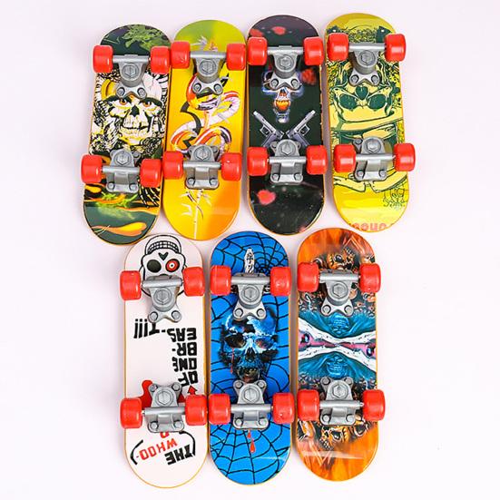 Mini Finger Skateboard Toys for Kids Boys Stress Relief Finger Toy Precision Control Finger Game for Improving Concentration And Reaction