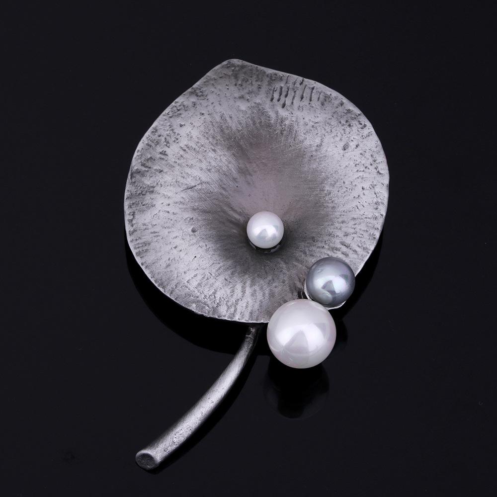 Hot Retro Alloy Brooch Premium Light Luxury Clothing Accessories Pin Jewelry Pearl Brooch