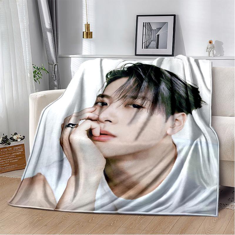 3D Jackson Wang Sångare Stjärna Mjuk Plyschfilt, Flanellfilt Kastafilt för Vardagsrum Sovrum Säng Soffa Picknick Barnpresent