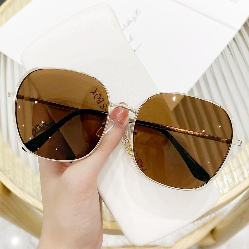 Gradient Sunglasses Women Fashion Oversized Square Sun Glasses Female Vintage Anti Glare Shade Eyewear For Driving Hiking Uv400