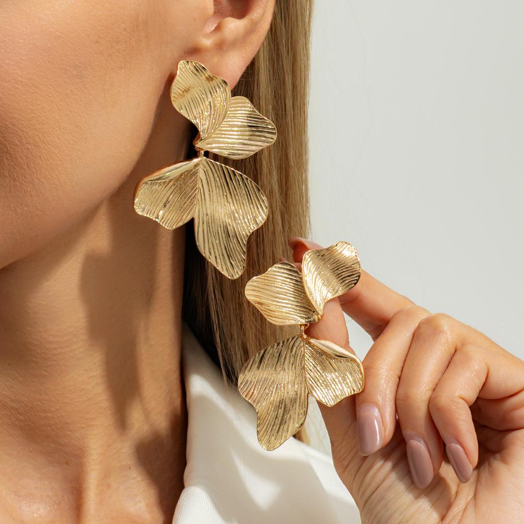 Retro Cold Wind Leaf Stud Earrings Female, Fashion Design Sense Metal Flower Earrings Earrings