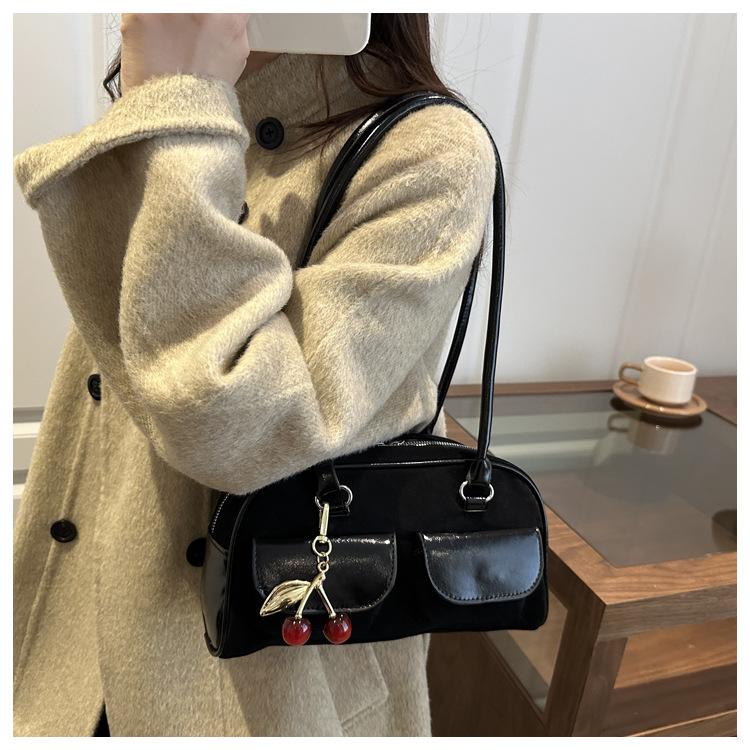 Retro Faux Suede Shoulder Bag for Women 2026 New Commuter Crossbody Purse Fashionable Handheld Underarm Bag CLE