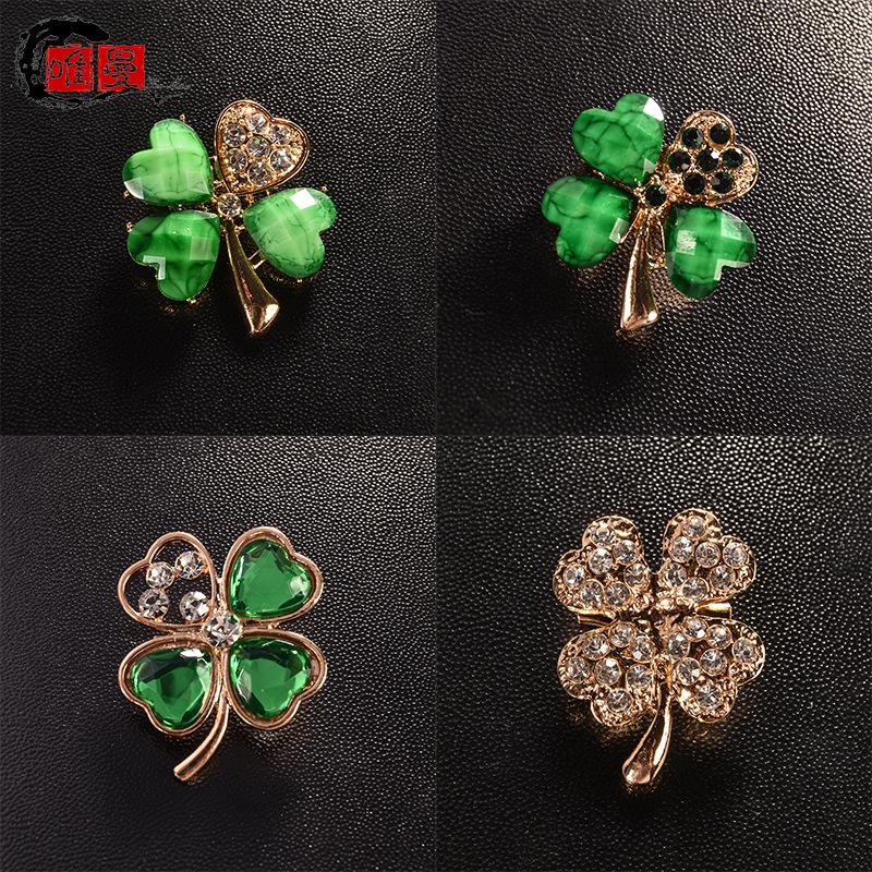Korean Style Four-Leaf Clover Brooch for Women's Autumn/Winter Knitwear or Cheongsam