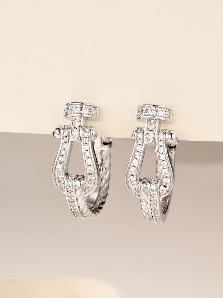 Horseshoe Stud Earrings with Diamonds High-quality Jewelry Gifts for Daily Wear, Men and Women Are Not Limited