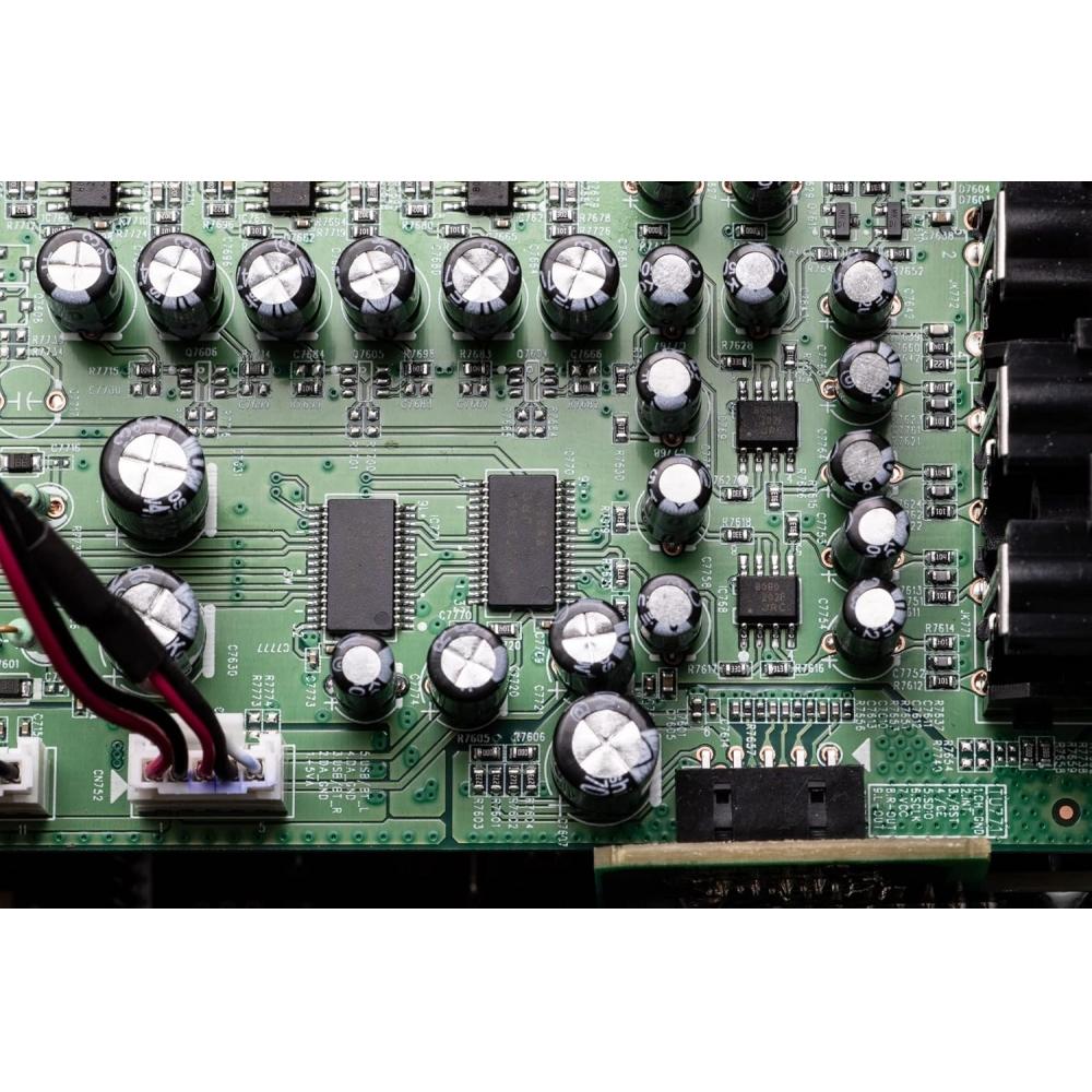 Receptor de Sonido Envolvente AV Denon 8K Ultra HD 5.2 Canales Compatible con HDR10+ EARC Negro AVR