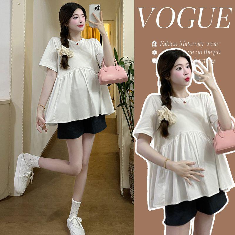 Maternity Summer Two-Piece Set: Stylish Plus-Size Shorts & Top for Trendy Moms